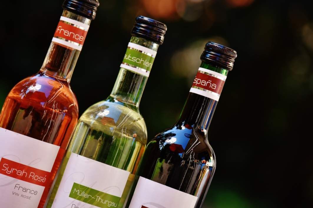 wine_drink_restaurant_weinstube_alcohol_bottles_wines_germany-497091