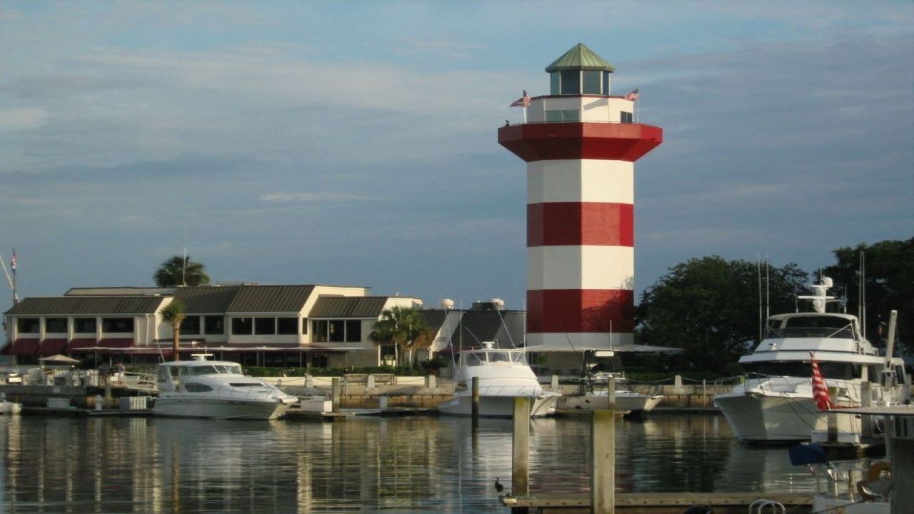 The Bluffton distillery is expected to draw visitors from Hilton Head Island and Savannah. Credit: MoodyGroove at the English Wikipedia.